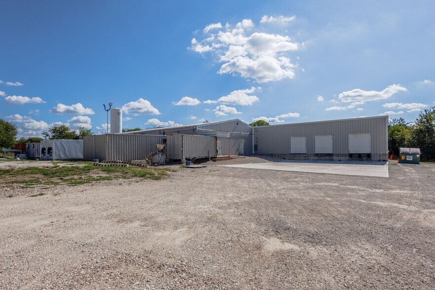 More Photos Of 1005 NW 4th St, Hubbard Warehouse For Sale