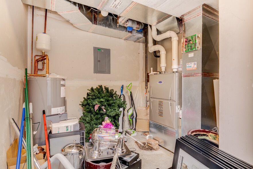 More Photos Of 2824 Mack Rd, Fairfield Loft Creative Space For Sale