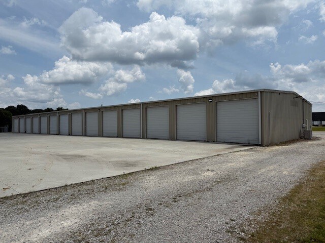 More Photos Of 141 Parham Blvd, Tullahoma Self Storage For Lease