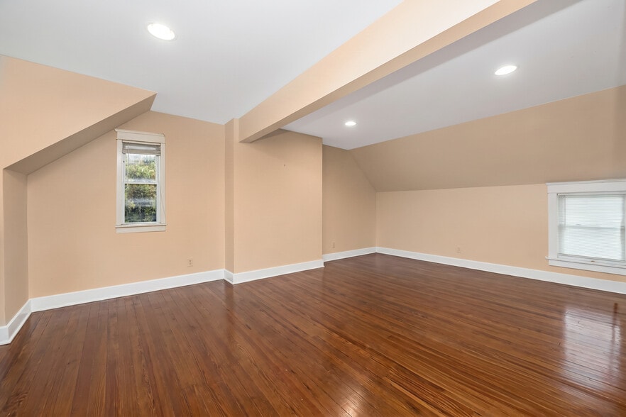 More Photos Of 645 Middle Country Rd, Middle Island Office For Sale
