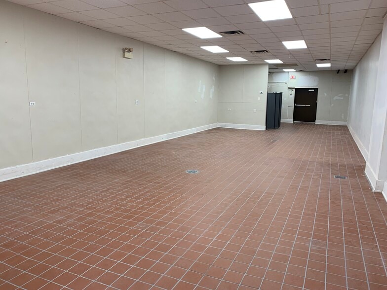 More Photos Of 1733-1739 N Harlem Ave, Chicago Storefront For Lease