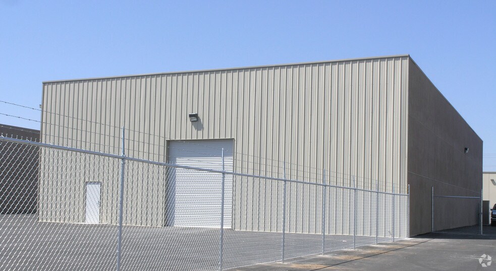 More Photos Of 6490 Florin Perkins Rd, Sacramento Warehouse For Lease