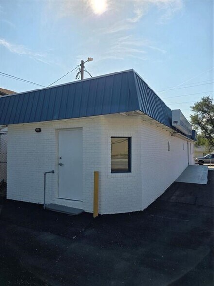 More Photos Of 6303 King Hill Ave, Saint Joseph Office For Sale