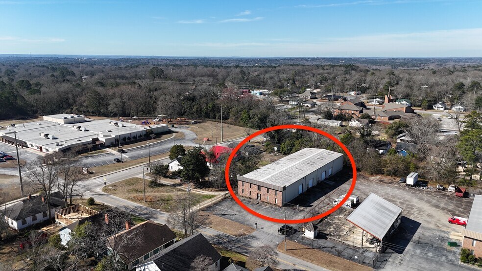 Primary Photo Of 3810 Lake St, Macon-Bibb Warehouse For Sale