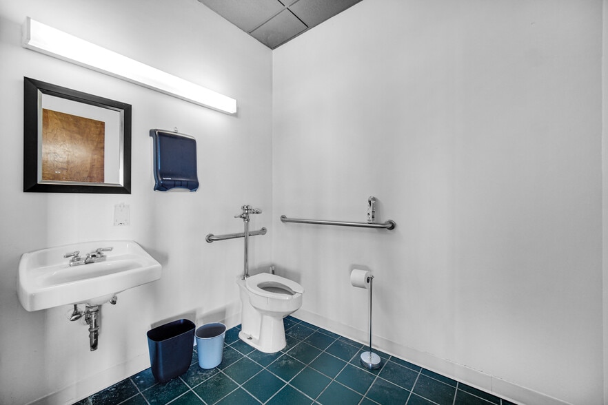 More Photos Of 101 Watters Dr, Dwight Auto Dealership For Sale