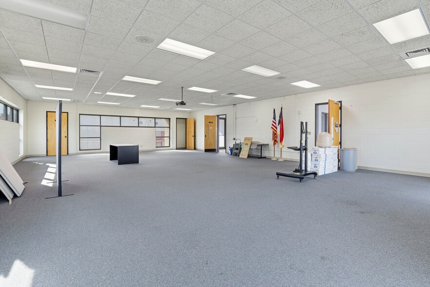 More Photos Of 2772 Rouse Road Ext, Kinston Office For Lease