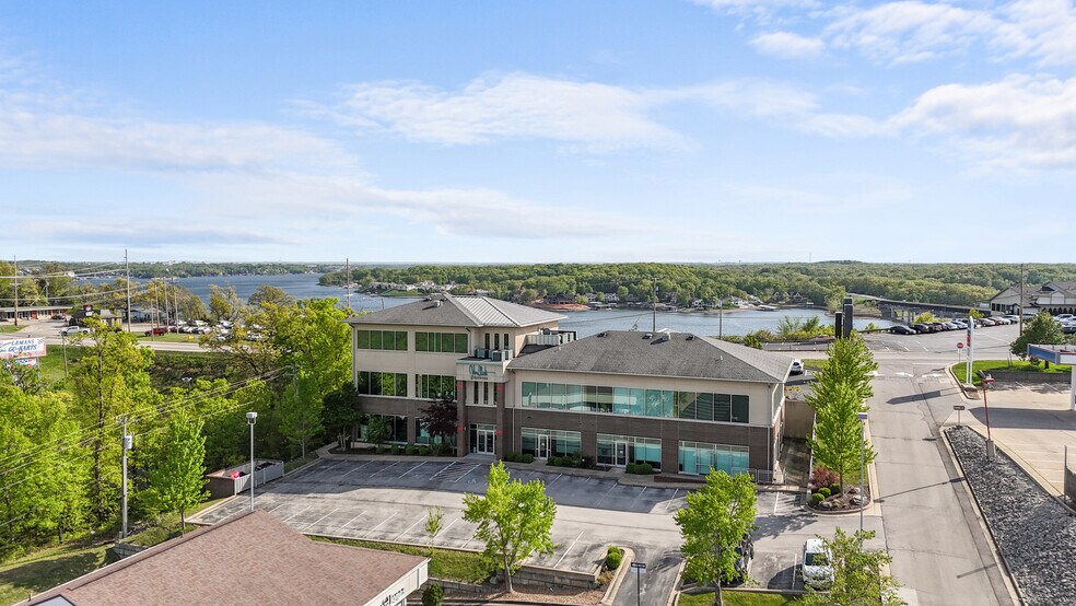 More Photos Of 2265 Bagnell Dam Blvd, Lake Ozark Office For Sale