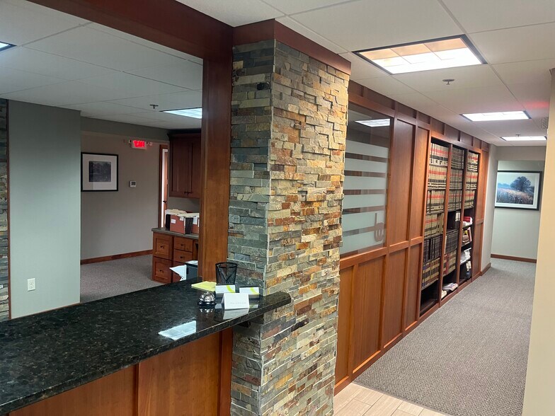 213 N Main St, WI 53955 Storefront Retail Office For Sale