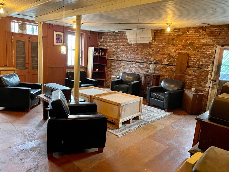 More Photos Of 5 Norwich Rd, East Haddam Freestanding For Sale