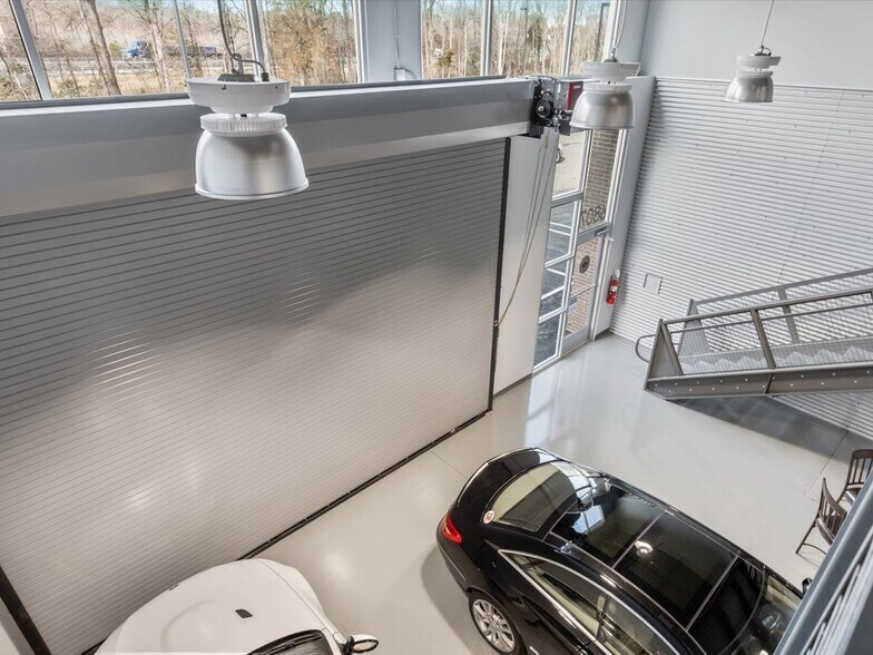 More Photos Of 6701 Dominion Garages Ave, Woodford Specialty For Sale