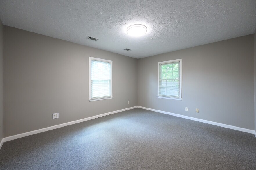 More Photos Of 216 E Reynolds Rd, Lexington Office For Lease