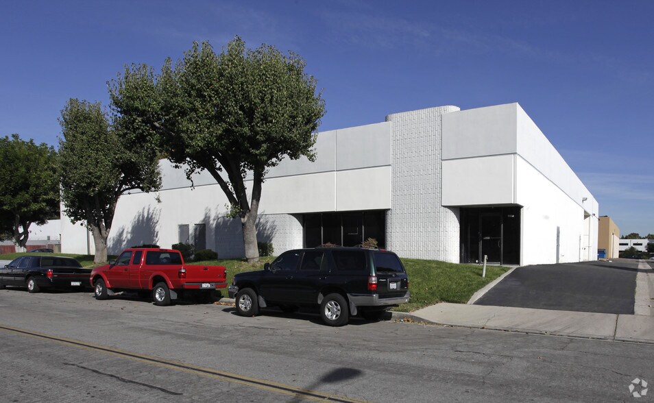Primary Photo Of 7192 Patterson Dr, Garden Grove Warehouse For Lease