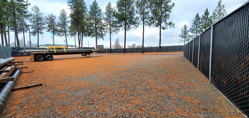 More Photos Of 4020 N Huetter Rd, Coeur d'Alene Flex For Lease