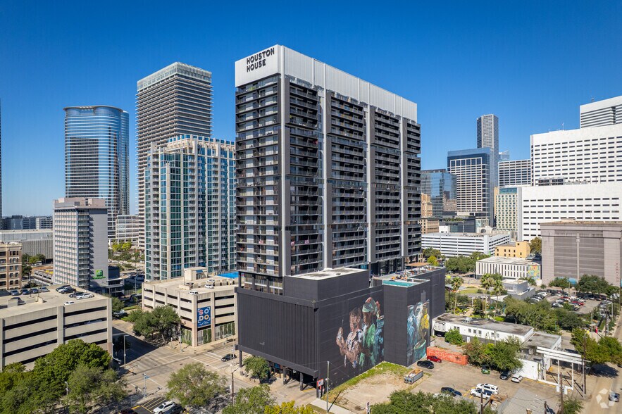 Primary Photo Of 1617 Fannin St, Houston Multifamily For Sale