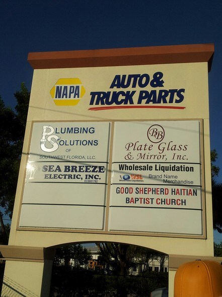 More Photos Of 300 Leonard Blvd, Lehigh Acres Warehouse For Sale