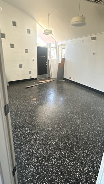 More Photos Of 316 W F St, Oakdale Storefront Retail Office For Sale