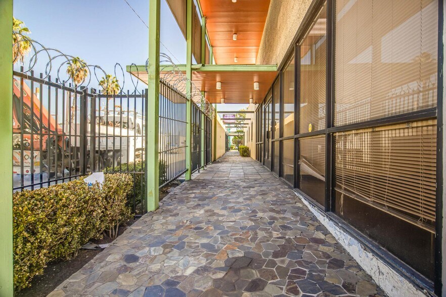 More Photos Of 6820-6830 E Washington Blvd, Commerce Refrigeration Cold Storage For Lease