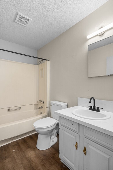 More Photos Of 401 N Cumberland Ave, Russellville Apartments For Sale