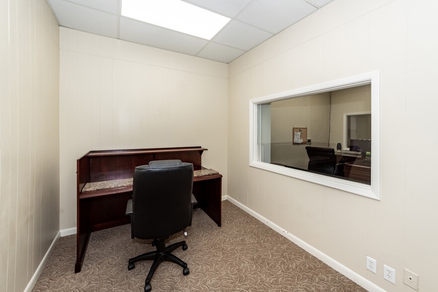 More Photos Of 2118 Cosgrove Ave, North Charleston Freestanding For Lease