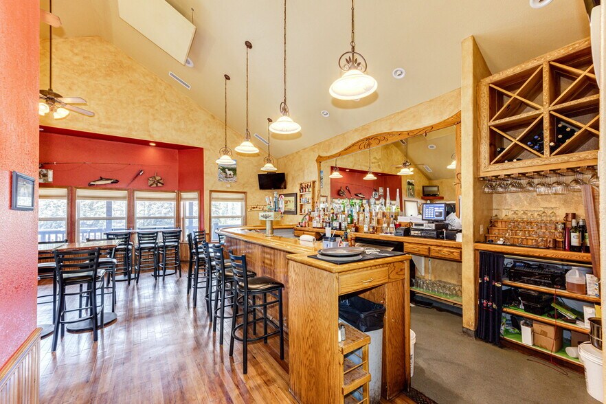 More Photos Of 16940 Pine Valley Rd, Pine Restaurant For Sale