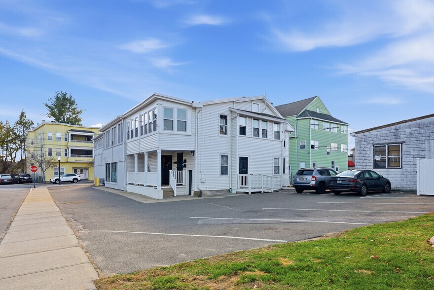 More Photos Of 285-289 East St, Ludlow Apartments For Sale