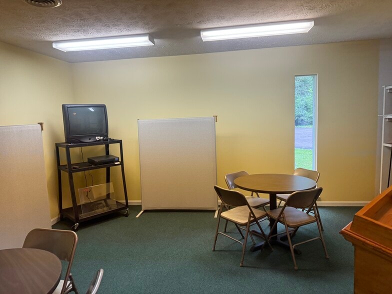 More Photos Of 1634 Main St, Murray Religious Facility For Sale