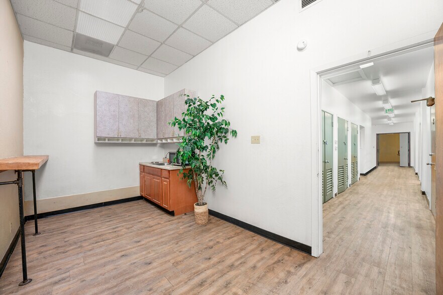 More Photos Of 347 E Weber Ave, Stockton Loft Creative Space For Sale