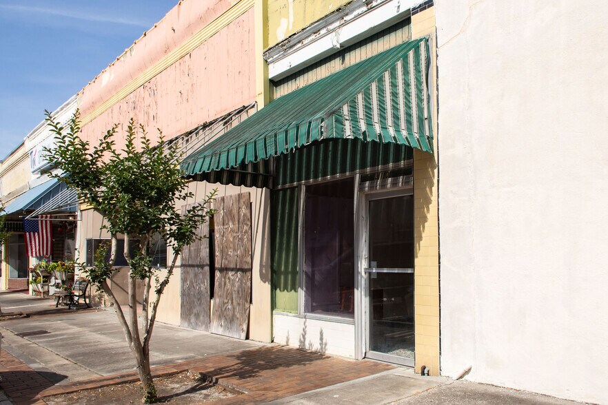 More Photos Of 310 & 312 Pendleton St, Waycross Storefront For Sale