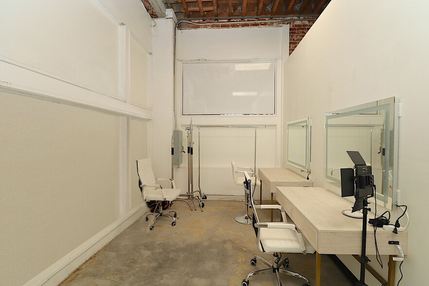 More Photos Of 2614 Crenshaw Blvd, Los Angeles Loft Creative Space For Lease