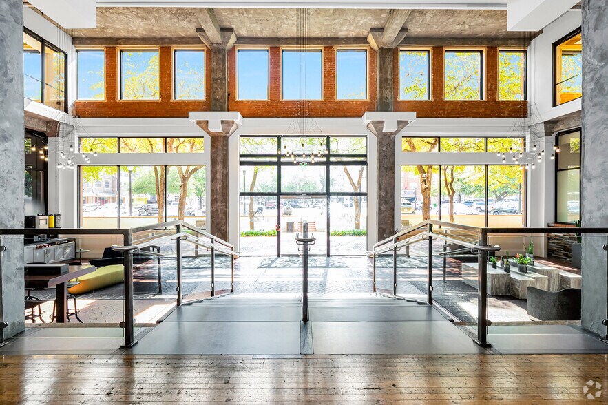 More Photos Of 1801 N Lamar St, Dallas Loft Creative Space For Lease