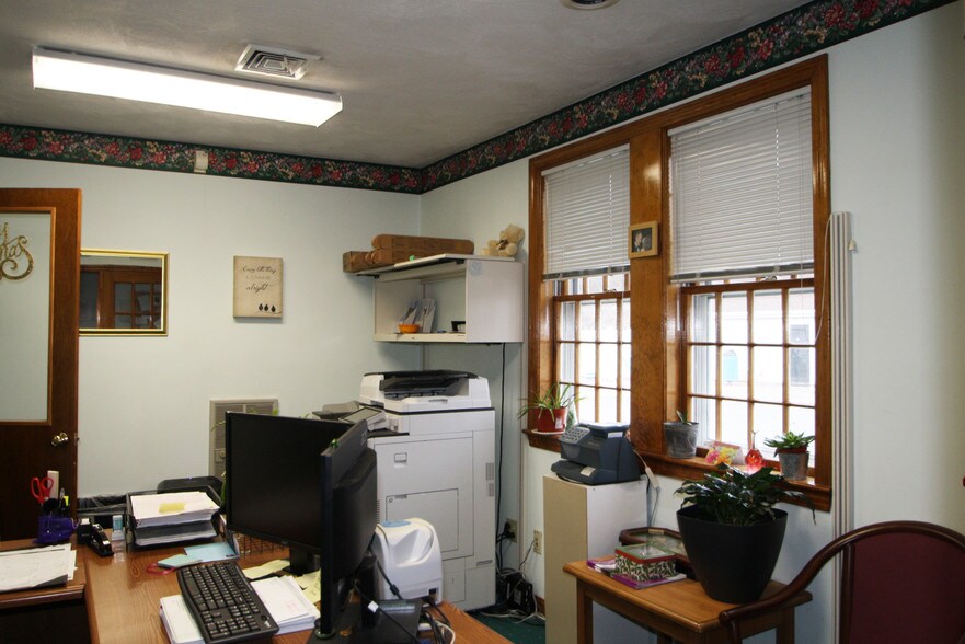 More Photos Of 2527 Cranberry Hwy, Wareham Office For Sale