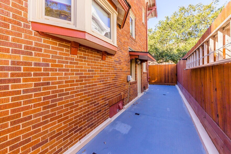 More Photos Of 3718 Mount Vernon St, Houston Office For Lease