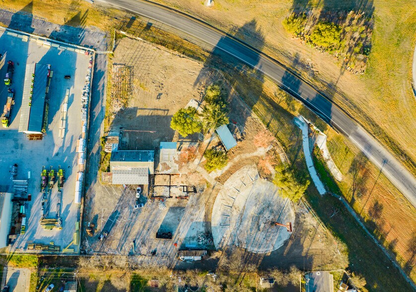 More Photos Of 1600 S General Mcmullen Dr, San Antonio Land For Lease