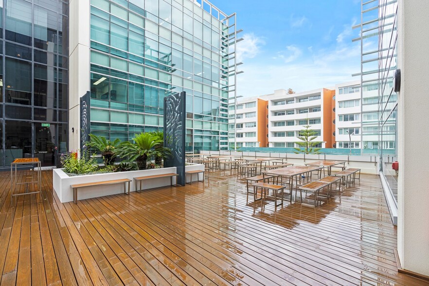 More Photos Of 22 Honeysuckle Dr, Newcastle Office For Lease