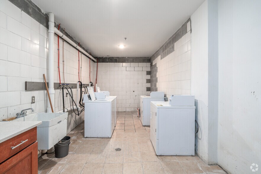 More Photos Of 257 Washington St, Binghamton Apartments For Sale