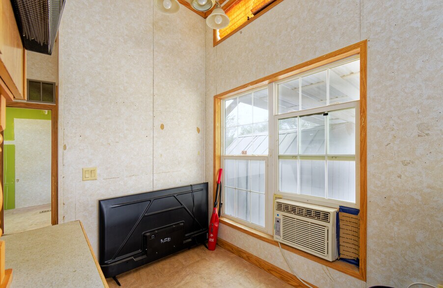 More Photos Of 566 Central Blvd, Quartzsite Freestanding For Sale