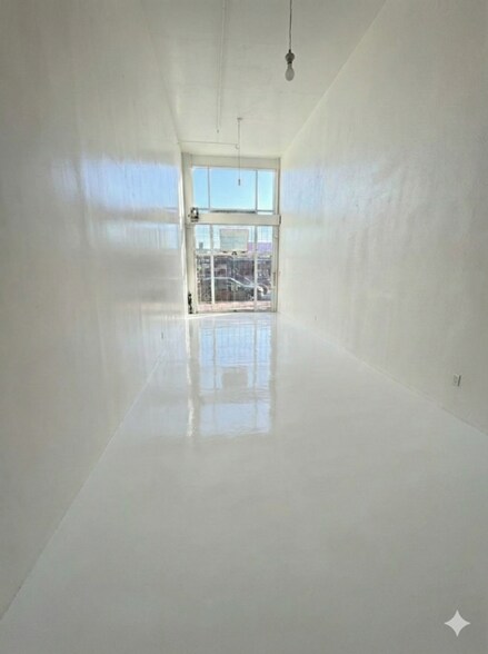 Primary Photo Of 7611-7615 Melrose Ave, Los Angeles Storefront For Lease