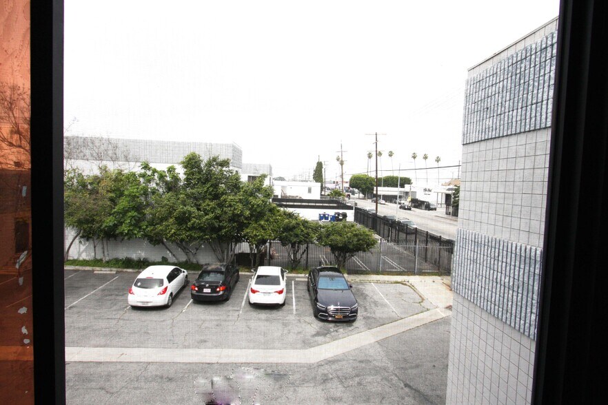 More Photos Of 540 E Jefferson Blvd, Los Angeles Warehouse For Lease