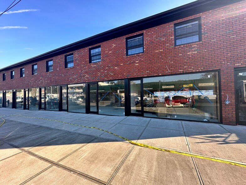 More Photos Of 205-16 Linden Blvd, Saint Albans Storefront Retail Residential For Lease