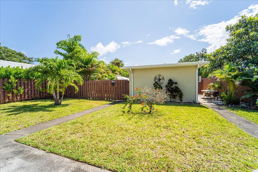 More Photos Of 216 NE 18th Ave, Pompano Beach Apartments For Sale