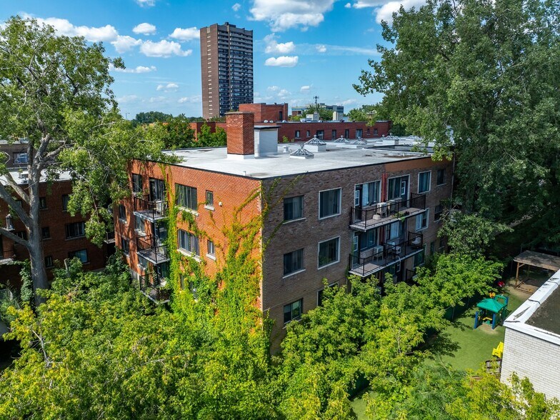 More Photos Of 4980 Av Clanranald, Montréal Apartments For Sale