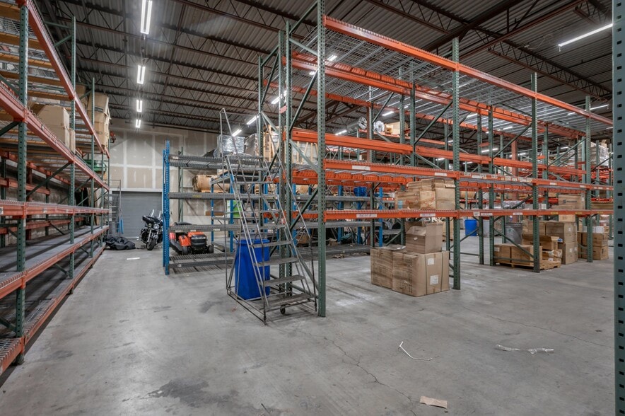 More Photos Of 35 Pine St, Manchester Manufacturing For Lease