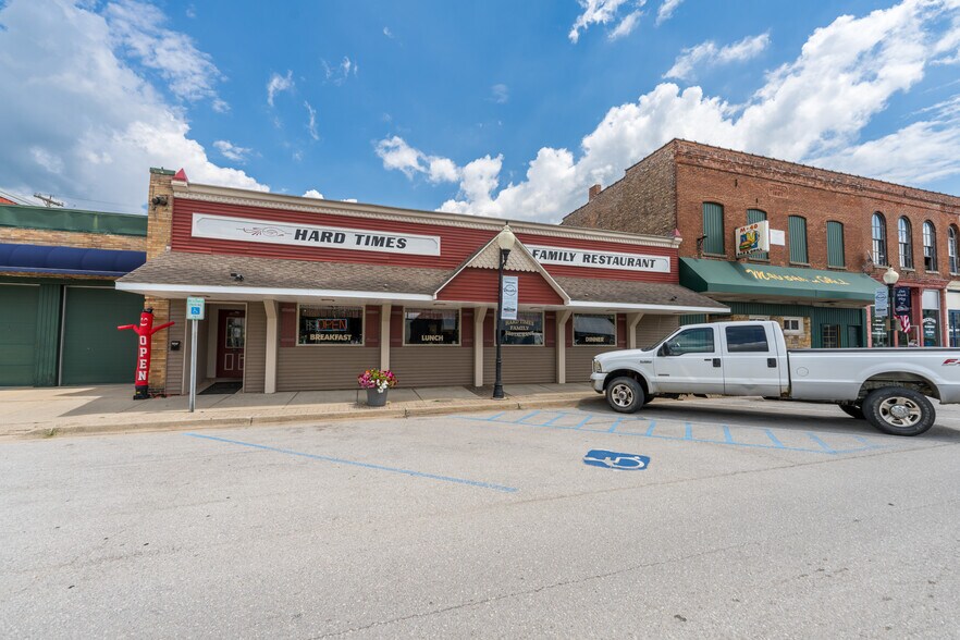 More Photos Of 108 N Phelps St, Decatur General Retail For Sale