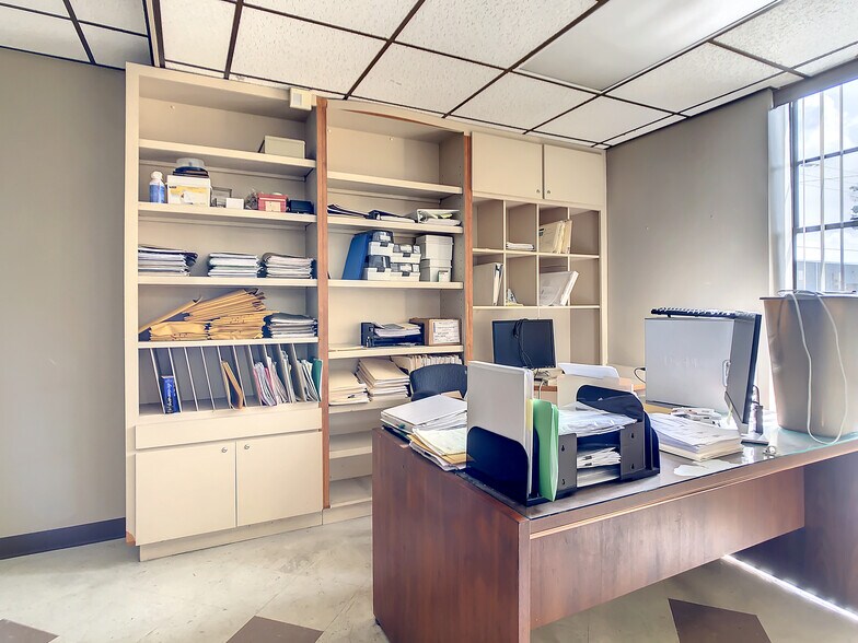 More Photos Of 11625 N 54th St, Clearwater Manufacturing For Sale