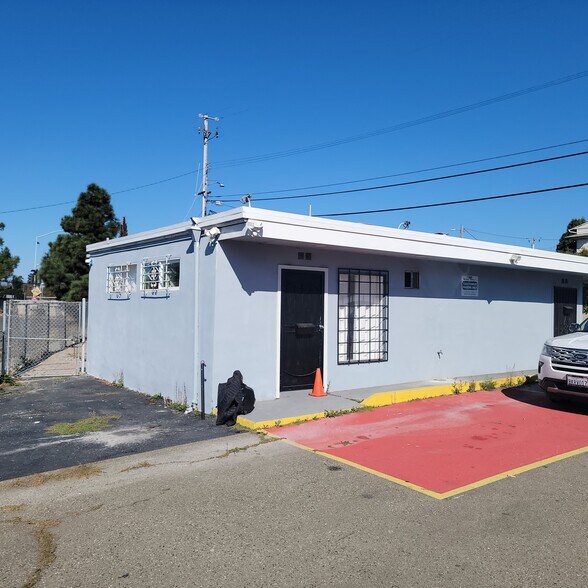 More Photos Of 1303 Carlson, Richmond Storefront Retail Residential For Sale