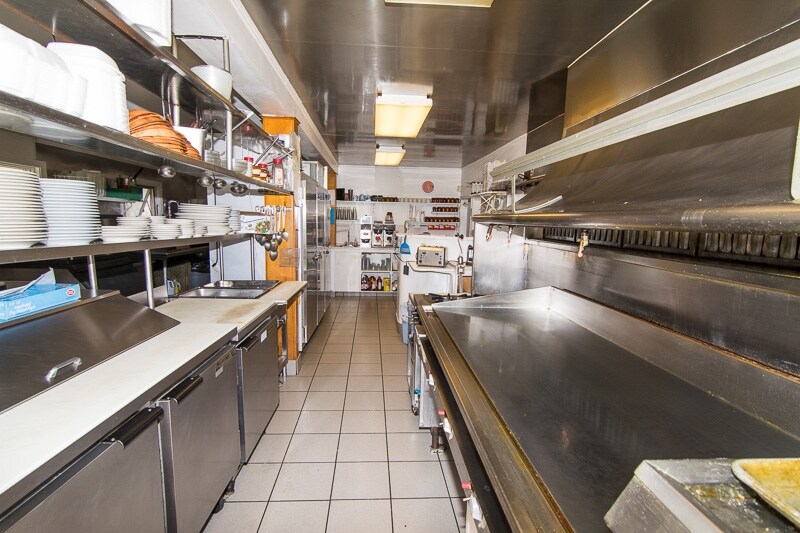 More Photos Of 156 Route 66 E, Columbia Restaurant For Sale