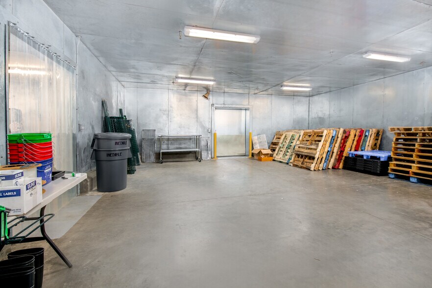 More Photos Of 810 Whispering Pines Ln, Grass Valley Refrigeration Cold Storage For Sale