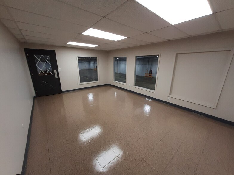 More Photos Of 3606 Co 6 Ste 150 rd, Elkhart Industrial For Lease