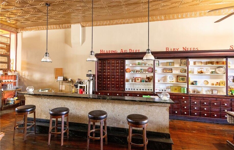 More Photos Of 206 N Main St, Plattsburg Restaurant For Sale