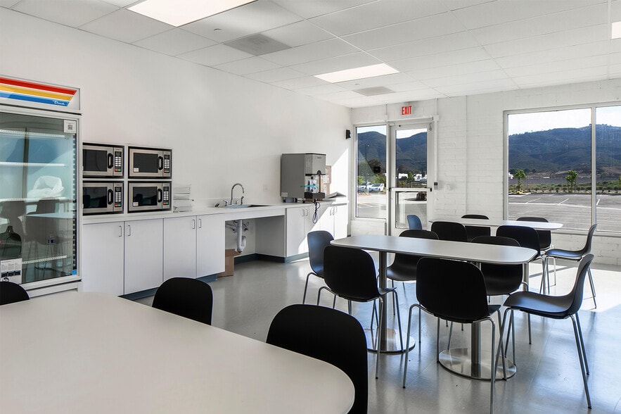 More Photos Of 27635 Diaz Rd, Temecula Manufacturing For Sale